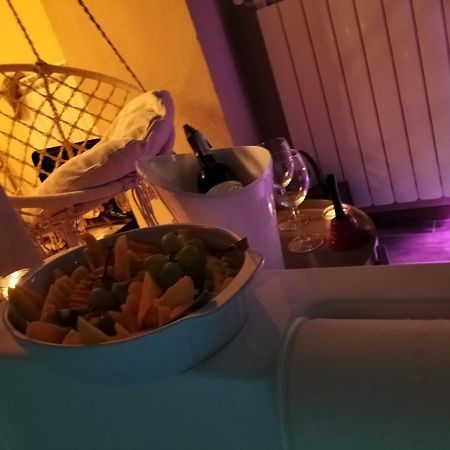 A Due Passi Da Hotel Formia Kültér fotó