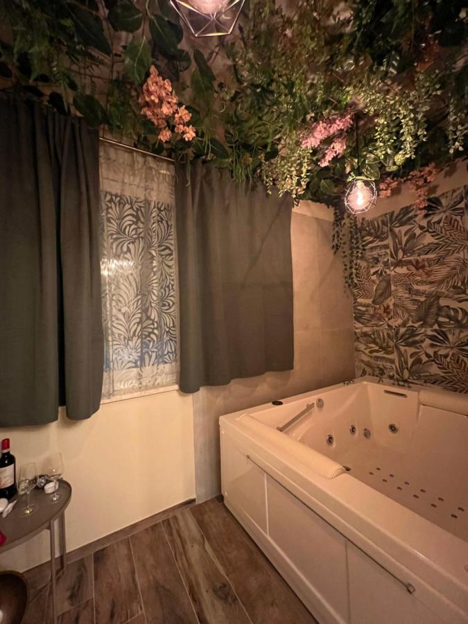 A Due Passi Da Hotel Formia Kültér fotó